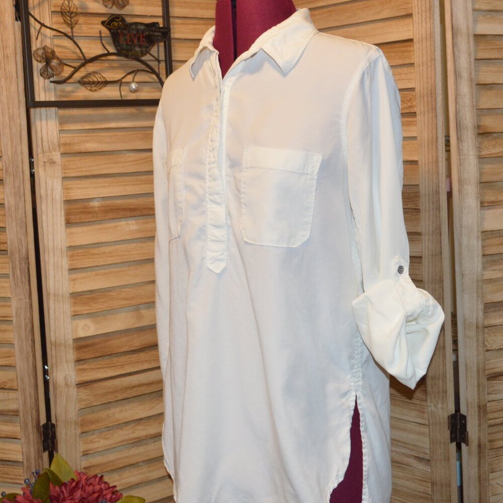 Lou & Grey XS Creamy White Tab Sleeve Tunic Blouse 2 Pockets 5 Buttons - Picture 4 of 7
